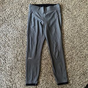 Under Armour Heatgear leggings.  Excellent condition